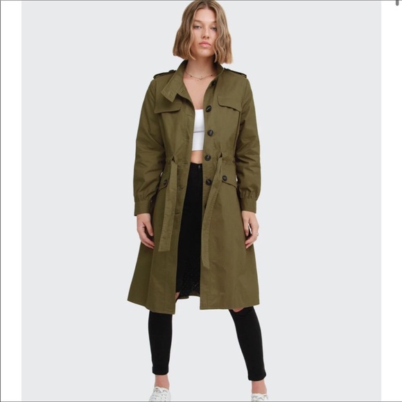 NWT belle & bloom Carlisle Button Front Trench Coat Large - Picture 3 of 11